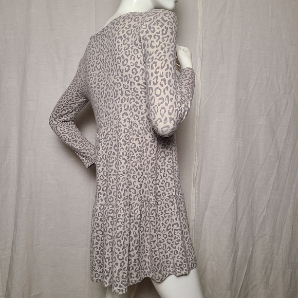 Old Navy Girl's Cozy Grey Leopard Animal Print Plush-Knit Tiered Dress - Picture 6 of 15